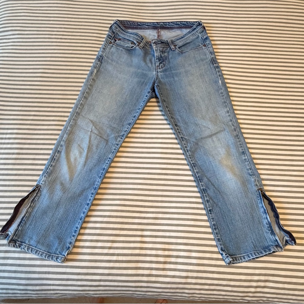 Cropped jeans with zipper legs